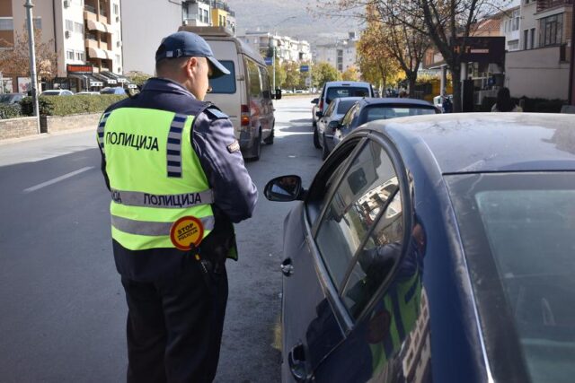 Вработен во МВР возел во спротивна насока, а кога бил запрен, му се заканувал на колега
