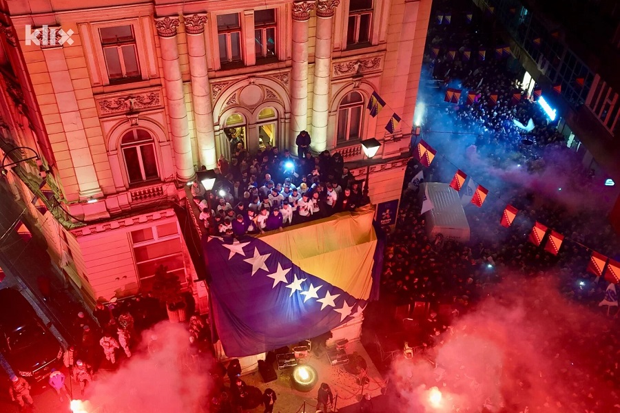 Сараево не спиеше – славеше пласман на Босна и Херцеговина на Светското првенство во фудбал (видеа)