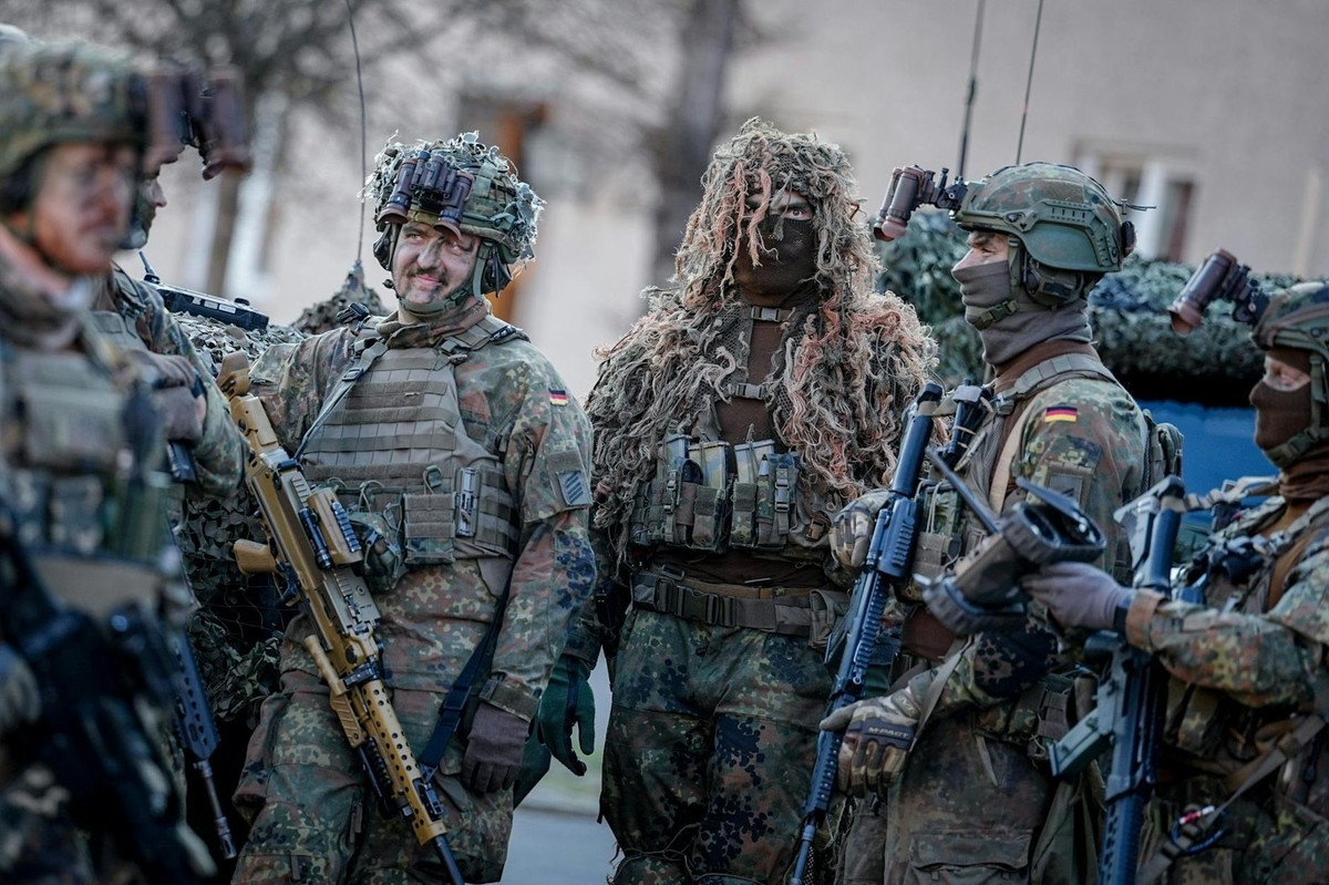 Младите германски мажи од 17 до 45 години сега мораат да бараат дозвола од Армијата за да ја напуштат Германија на повеќе од три месеци