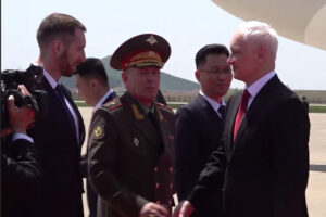 Рускиот министер за одбрана во Северна Кореја: Договоривме воена соработка