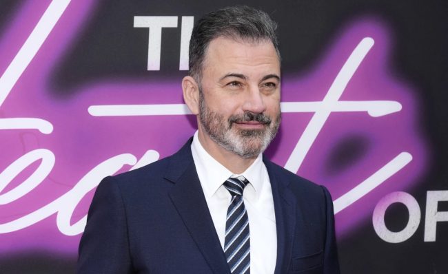 ТРАМП ПОБАРА ВОДИТЕЛОТ ЏИМИ КИМЕЛ ДА ДОБИЕ ОТКАЗ ПО ШЕГАТА ДЕКА МЕЛАНИЈА ЛИЧИ НА ЖЕНА КОЈ ОЧЕКУВА ДА СТАНЕ ВДОВИЦА