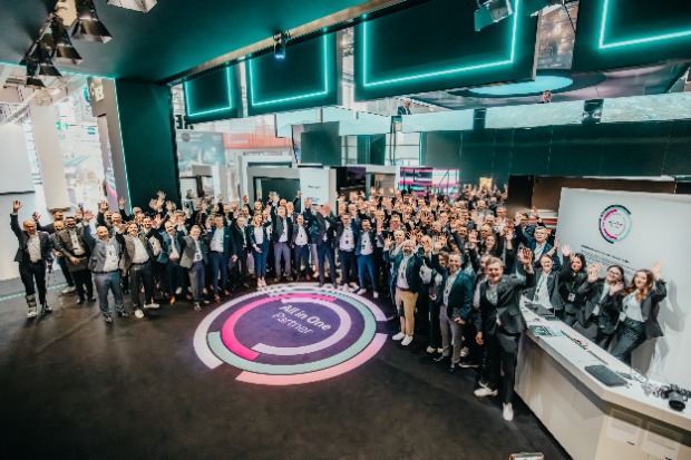 REHAU ја покажа иднината на прозорците: Иновации од саемот Frontale 2026 во Германија