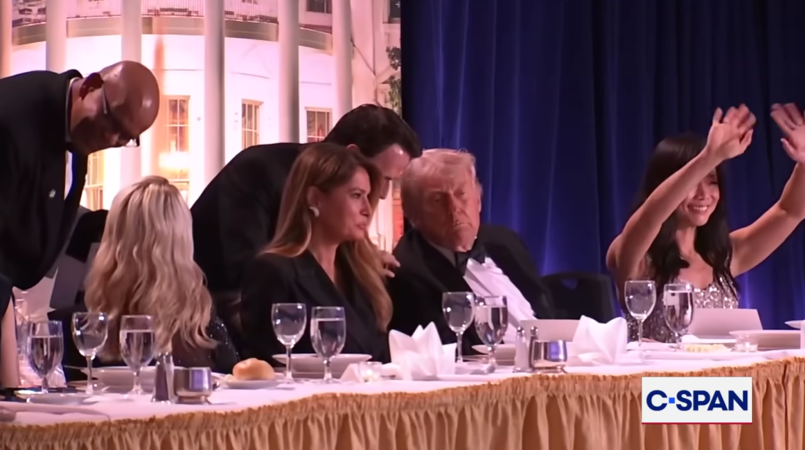 СЕ ЈАВИ ТРАМП: Вели нападот нема да го одврати од војната во Иран