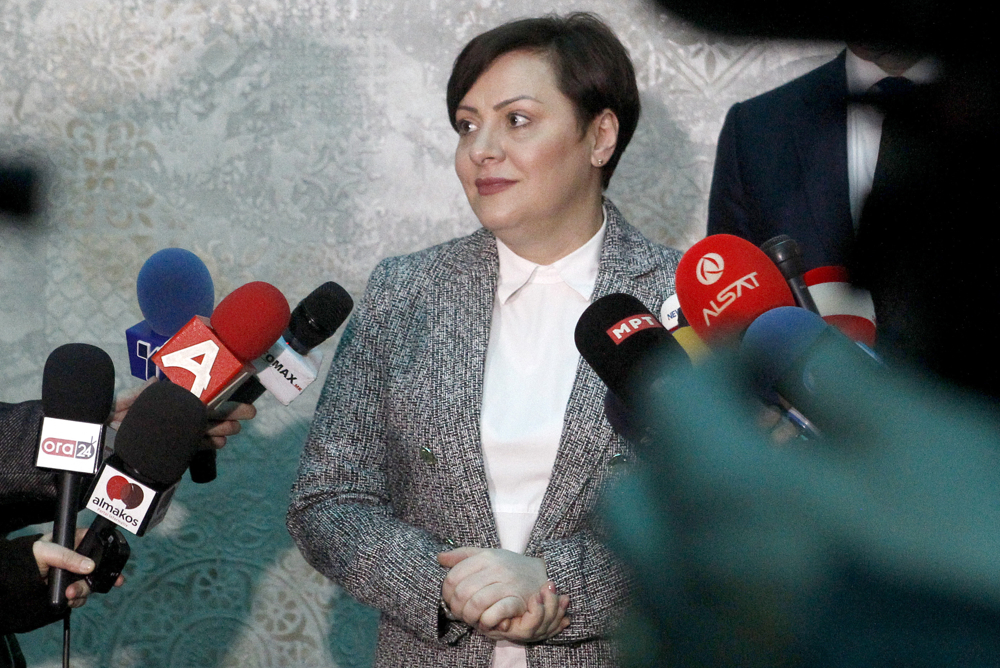 Црно и се пишува на Европа, 10 големи земји ќе банкротираат, предвидува министерката за финансии Димитриеска-Кочоска