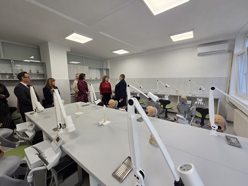 Лабораторија за претклинички вежби отворена на Стоматолошкиот факултет при УКИМ