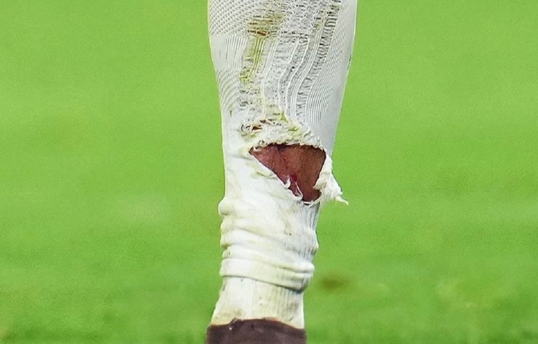 Во Мадрид се бесни на судијата: Како стартот врз Мбапе не беше за црвен картон?