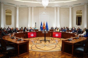 Мицкоски најави можни кадровски промени во Владата во мај и јуни