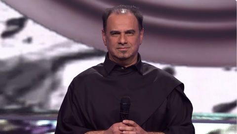 Бобан Зафировски во „Никогаш не е доцна: Боби – „Амадеус“ го пееше Тоше, па ги разнежни Наум Петрески и Гоца Тржан кои беа во жирито (ВИДЕО)