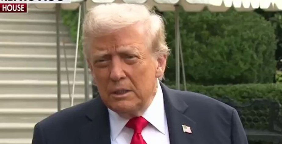 Трамп: Иран ќе преговара или ќе се соочи со последици