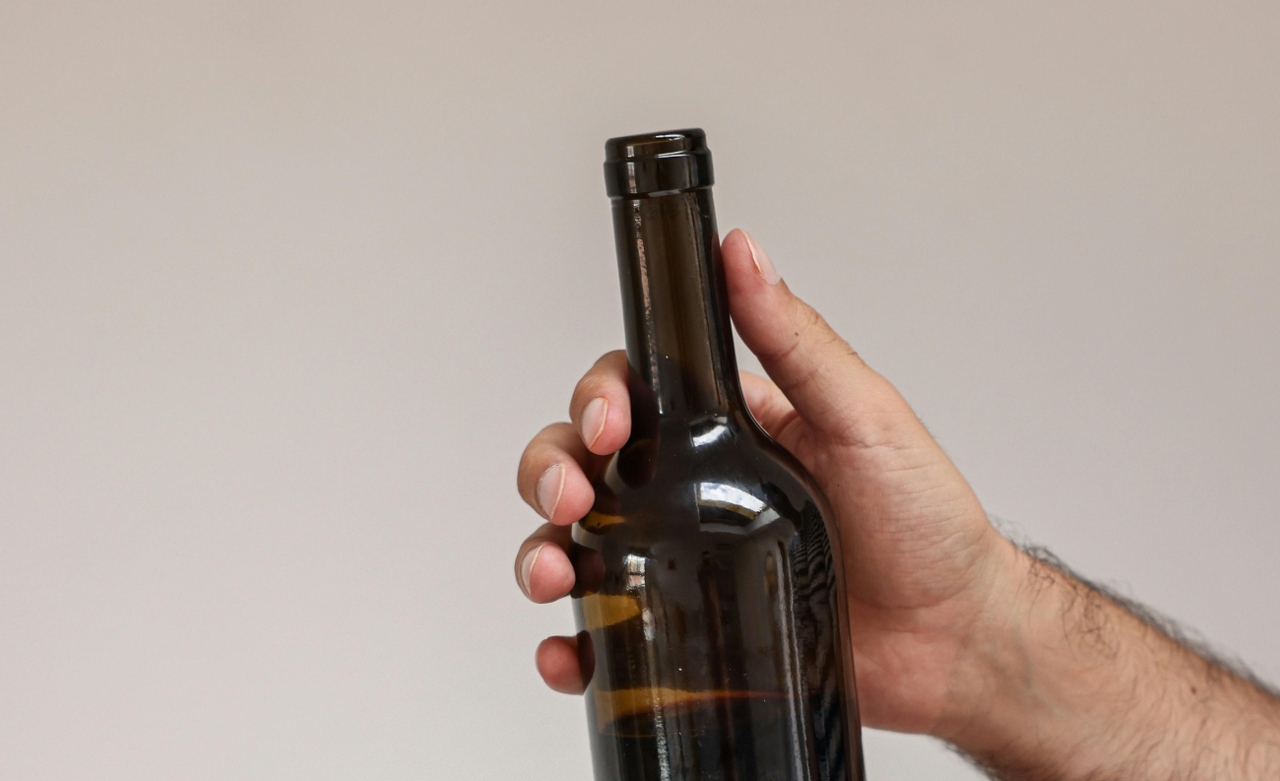 Не фрлајте празни шишиња вино: Тие можат да бидат многу корисни