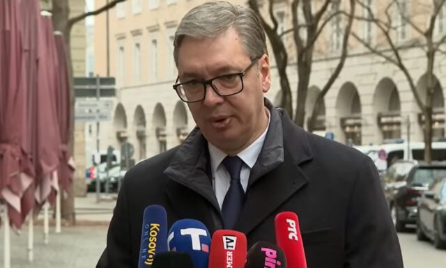 Вучиќ ќе се кандидира за премиер само ако истржувањата покажат дека нема друго решение