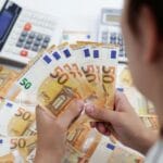 Влегуваме во „опасна зона“ – кризата ќе наметне масовни отпуштања?