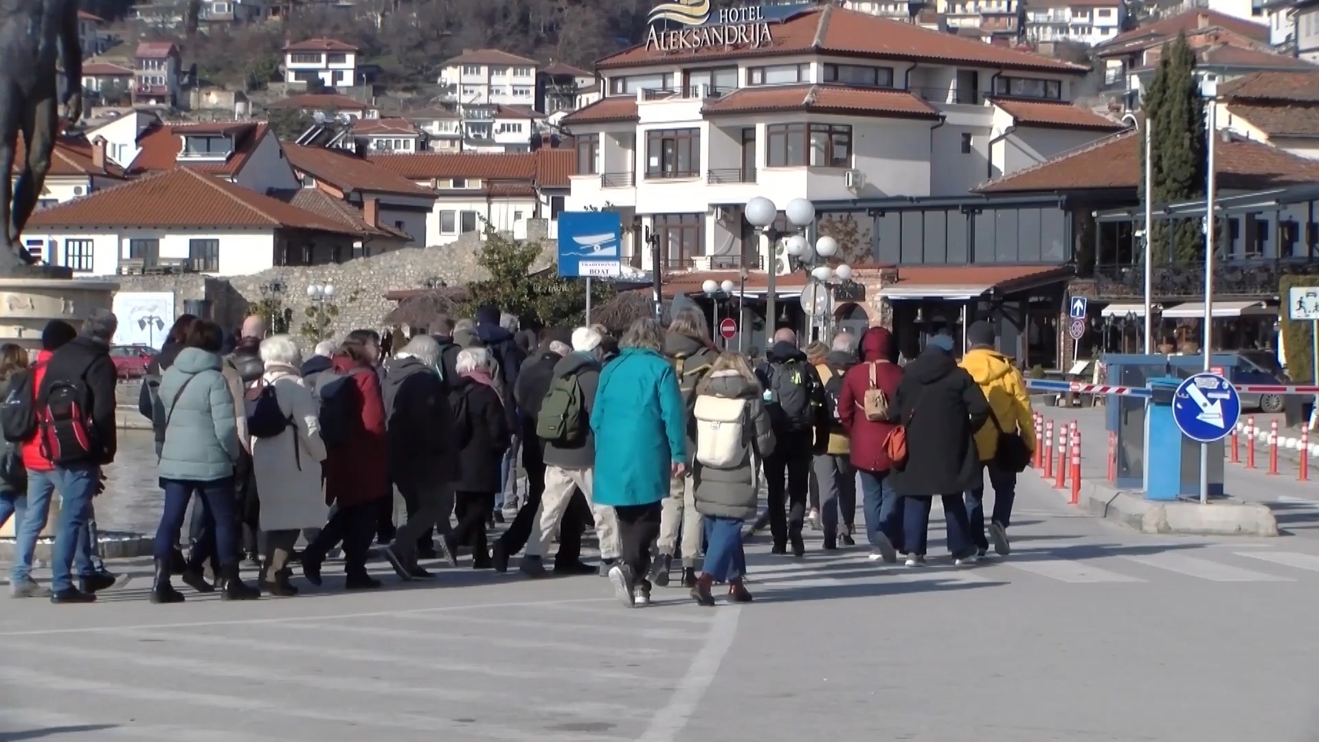 Туризмот под притисок: Глобалните кризи ги „кратат“ аранжманите