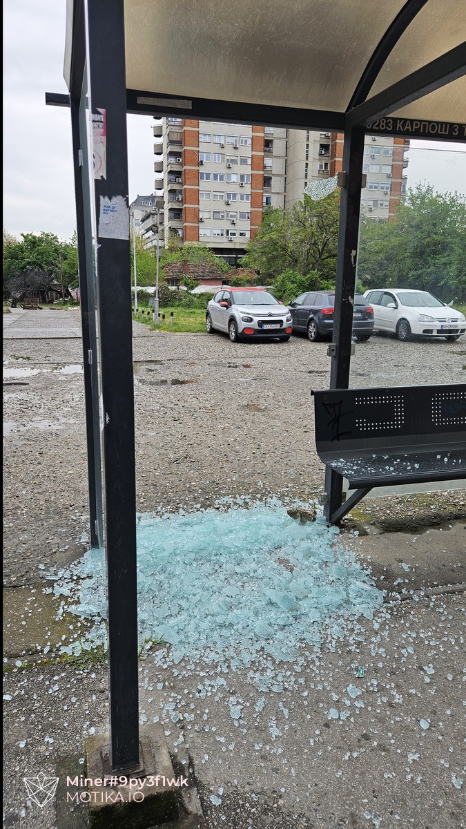 Во Скопје станува ризично по живот и чекањето автобус