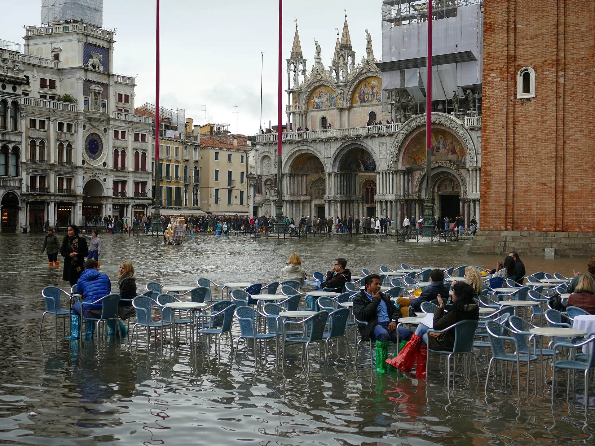 ВЕНЕЦИЈА ЈА ГУБИ БИТКАТА СО ЈАДРАН, можеби ќе мора да се премести за да се спаси од зголемувањето на нивото на морето