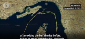 ВИДЕО: Кинескиот супертанкер се враќа низ Ормутскиот теснец откако беше избркан од Американци