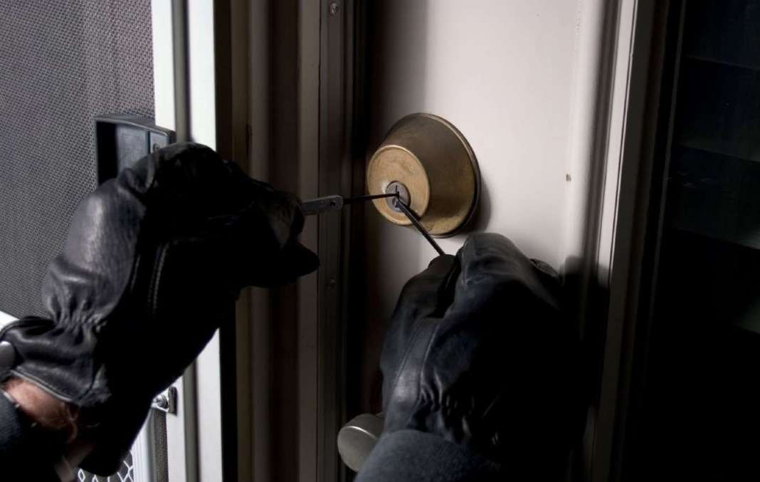 Уапсени двајца струмичани поради бегство од затвор, биле осудени за тешка кражба