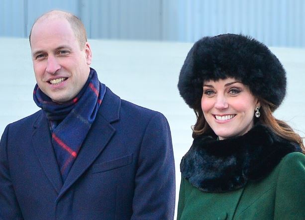 (Фото) Каде исчезна ќелавоста? Принцот Вилијам има бујна коса во новиот портрет