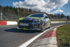 Родена да привлекува погледи · Новата Opel Corsa GSE во спортски камуфлажен дизајн