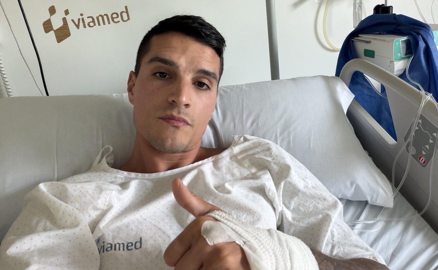 Поранешната ѕвезда на Тотнем на 34 години е пензионер: Се надевам на живот без болки…