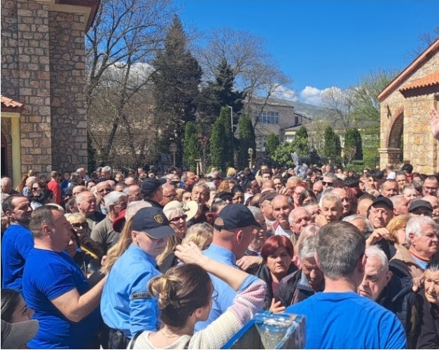 Турканици во Велес: Бесплатно се делеа 2.000 табли со јајца