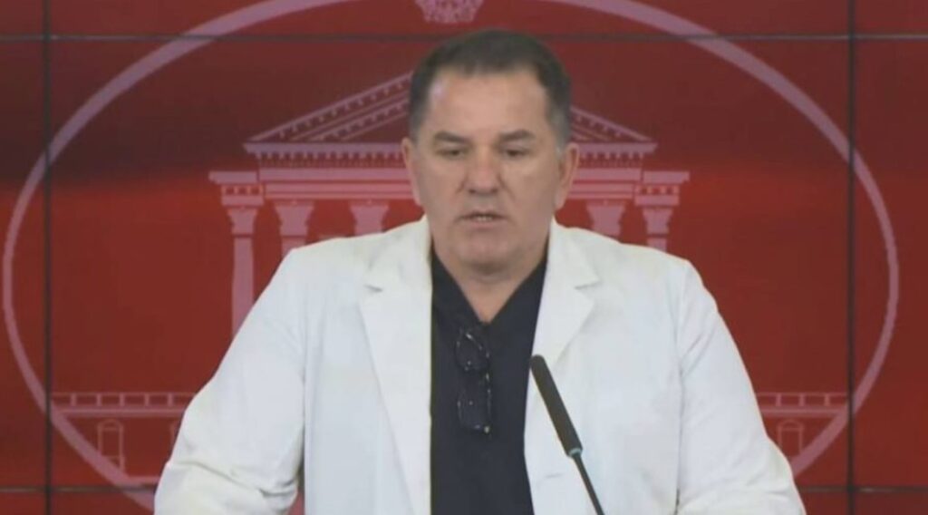 „Состојбата е стабилна, но опасна по живот“ – вели Мерџаноски за ученикот кој бил нападнат во Ченто