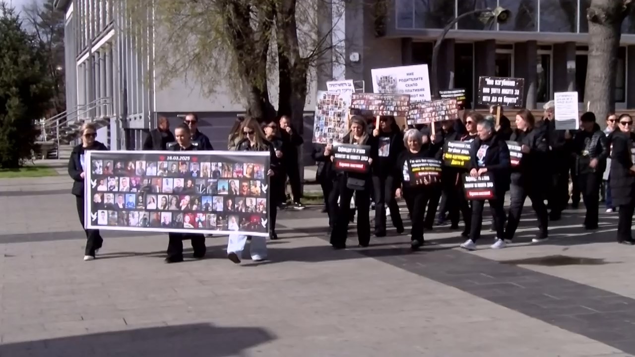 Родителите со порака – нема европска иднина, ако мора да маршираме да не слушнат