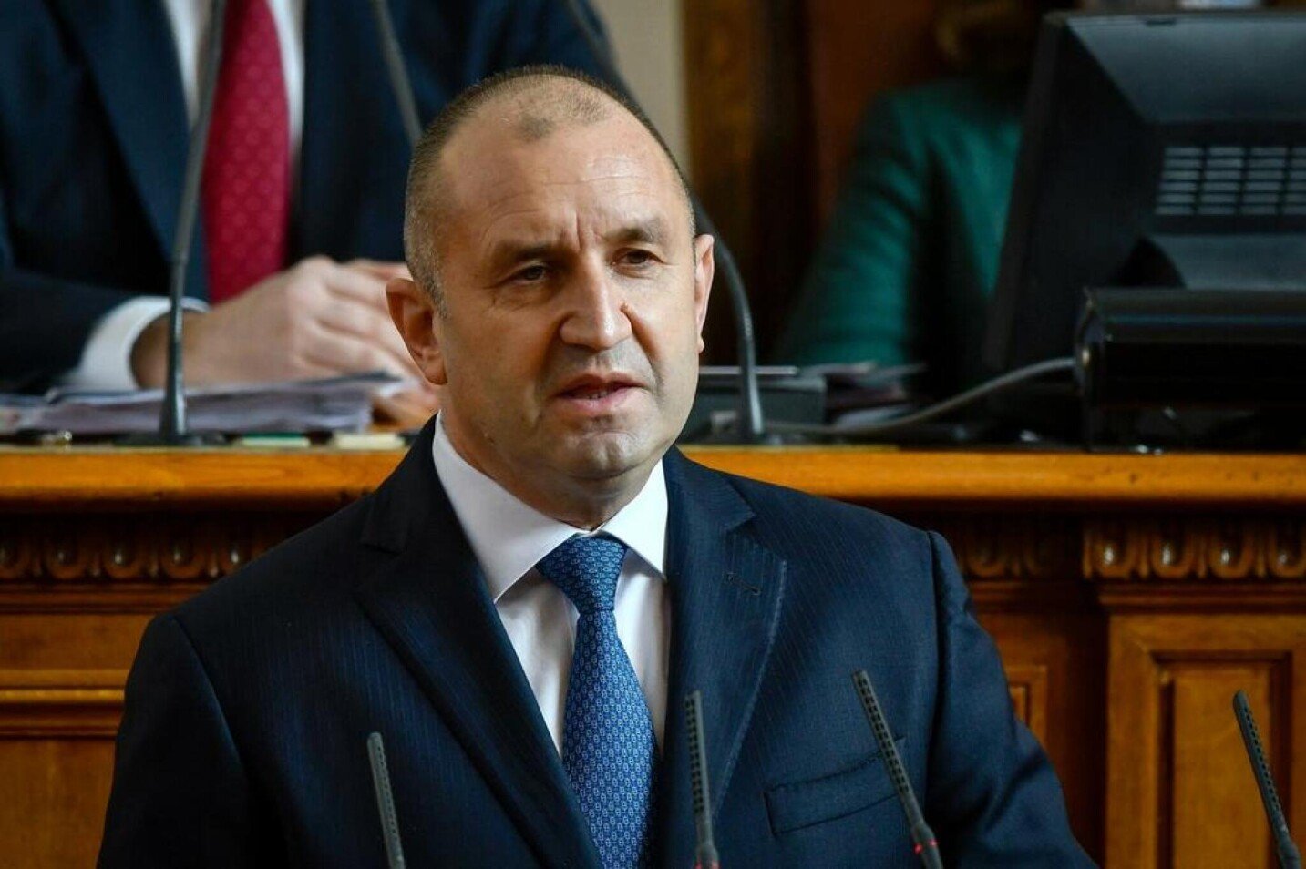 Радев смета на поддршката на Франција за спроведување на уставните измени
