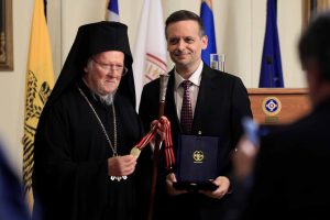 Вартоломеј одликуван со орден за заштита на животната средина