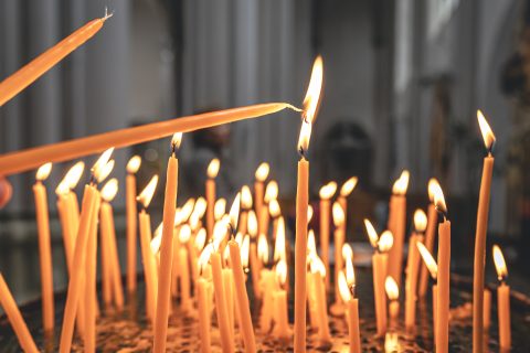 Денеска е Задушница, утре Педесетница (Духовден)