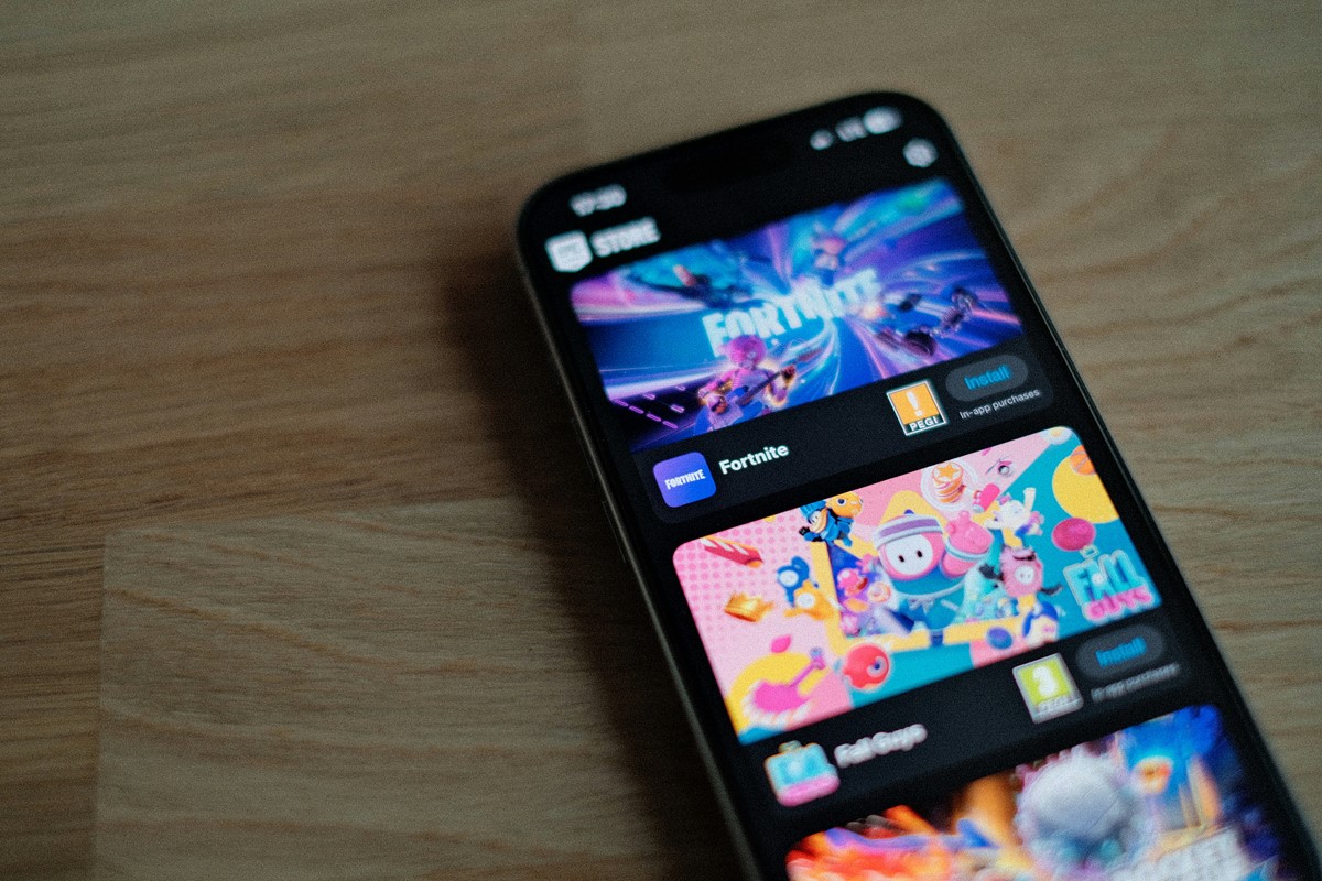 Fortnite повторно достапен на App Store во повеќето земји во светот