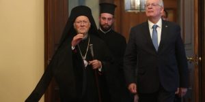 Вартоломеј: словенските браќа предводени од Руската црква го разградуваат сеправославното единство