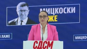 Цветановски: ,,Мицкоски ги излажа граѓаните и за економијата – народот живее полошо и нема пари”