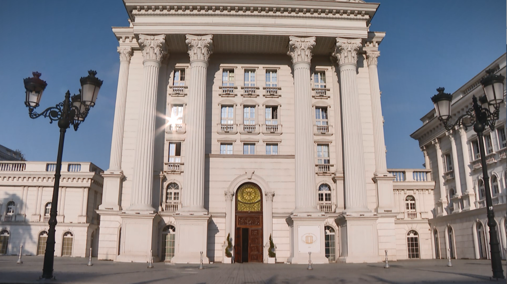 Владата не го прифаќа предлогот на Филипче за референдум за ЕУ, за да не се трошат пари и време