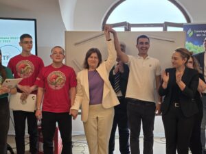 Младите ја креираат зелената иднина – Божиновска ги додели признанијата на победниците на националниот натпревар за зелени иновации