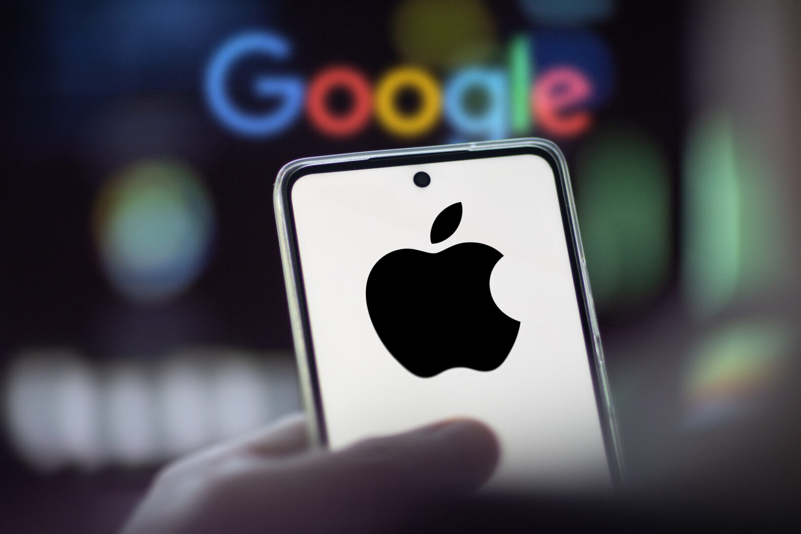 Apple застана до Google: „Ова е опасно за корисниците“