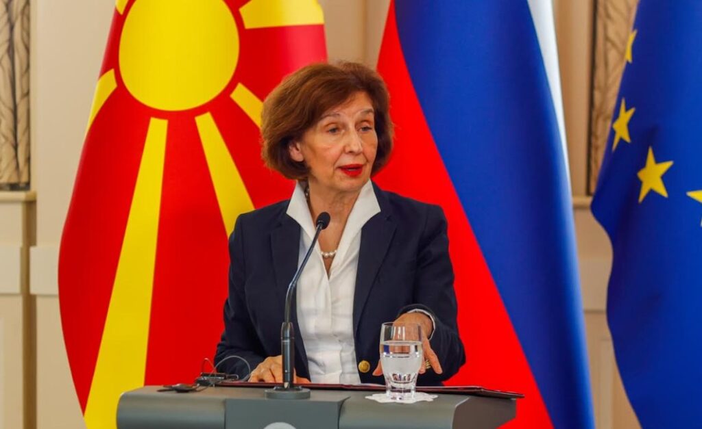 „Билатерализација не смее да го кочи проширувањето на ЕУ“, рече Сиљановска-Давкова од Љубљана