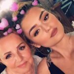 (Видео) Внуката на Ана Бекута ја обожава својата баба – облече нејзин фустан стар 30 години