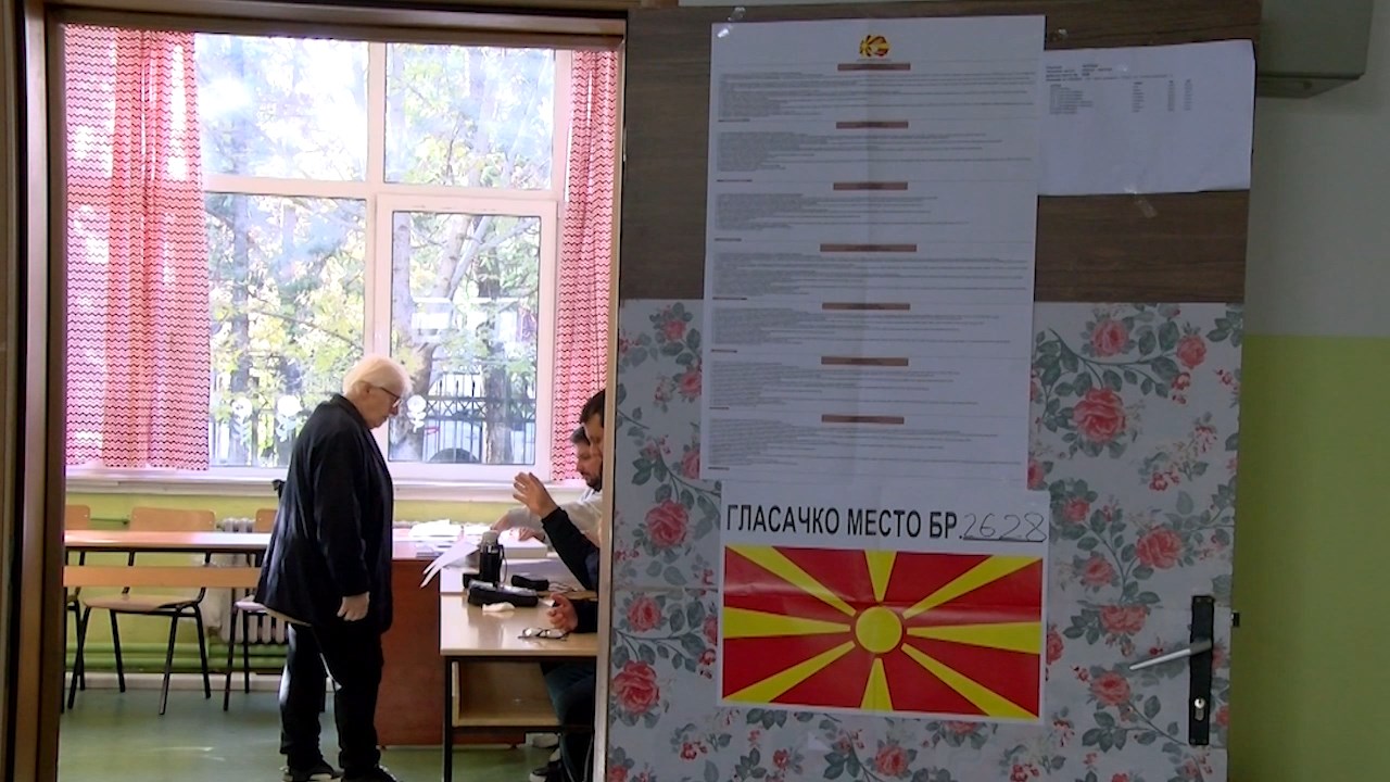 Владин функционер за ТВ 24: Македонија на чекор до парламентарни избори следната пролет, Мицкоски најавува избори „многу брзо“