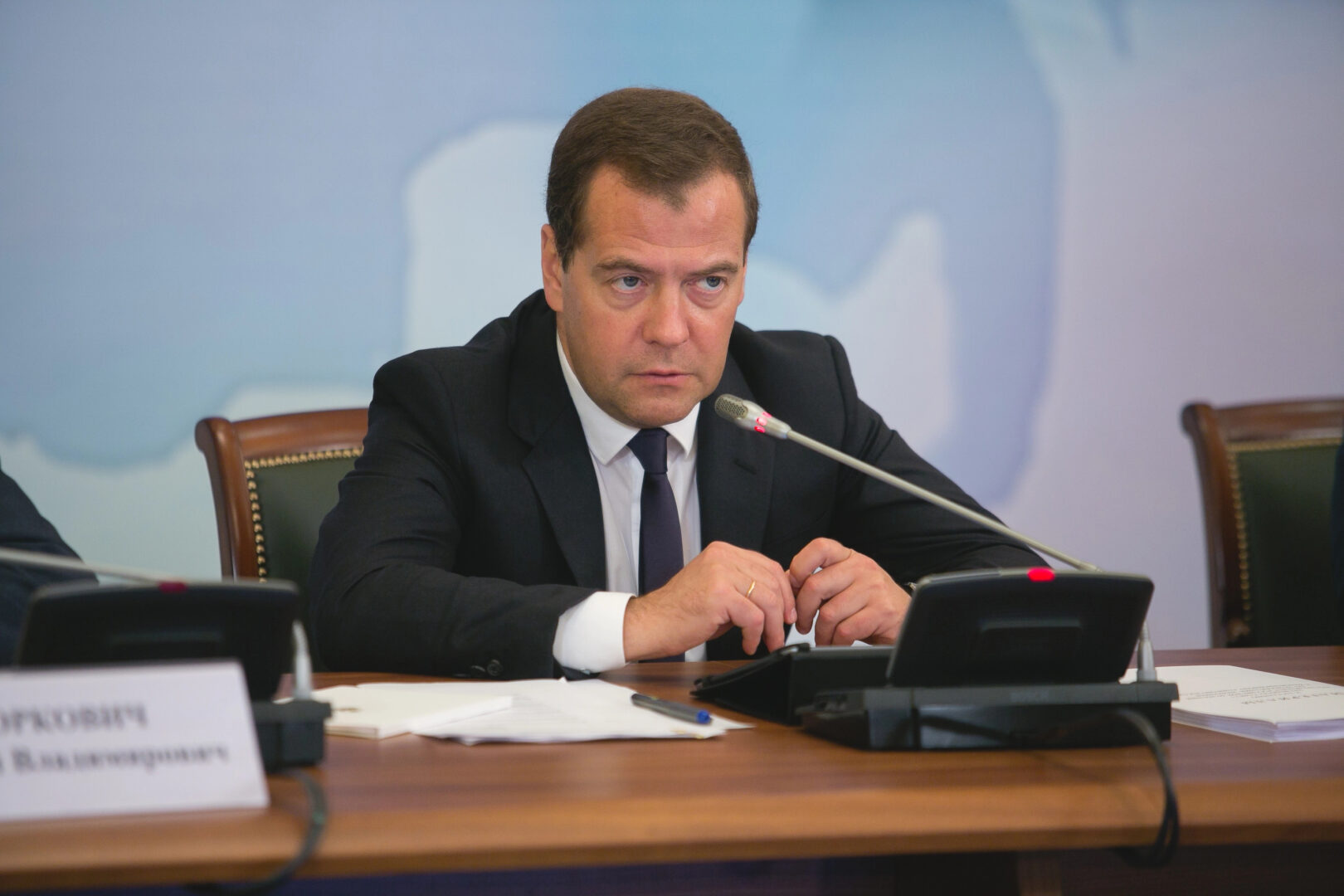 Медведев се закани на Европа: „Готово е со мирниот сон“