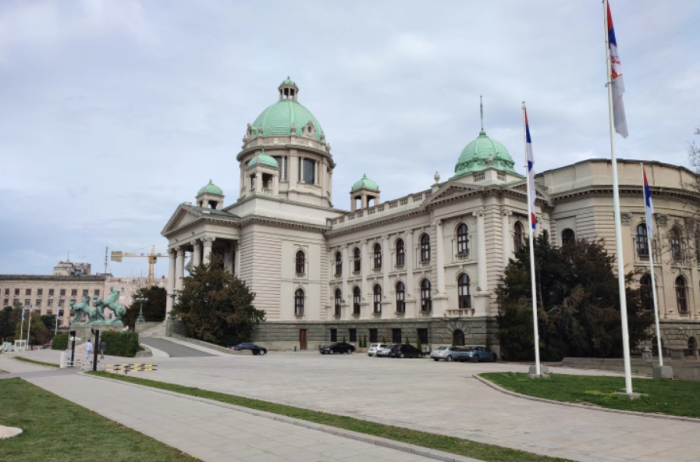 Пад на интересот за студирање во Србија, најавено и зголемена школарина од идната студентска година