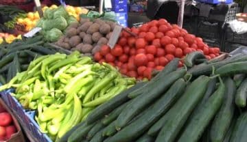КОМИСИЈАТА ЗА ЗАШИТА НА КОНКУРЕНЦИЈАТА ИЗРЕЧЕ КАЗНИ: Откупни центри за овошје и зеленчук ги изигрувале земјоделците и законот за нефер практики