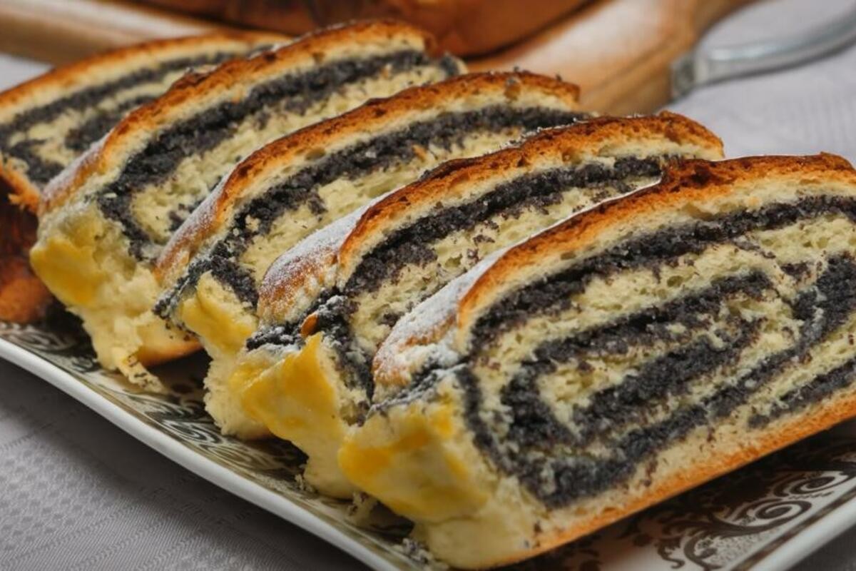 Брза и лесна: Штрудла со афион без чекање тестото да нарасне, совршена за секоја пригода