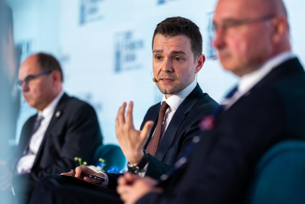 Муцунски на IDU Форумот во Загреб: „Европа мора да направи исчекор кон проширување“