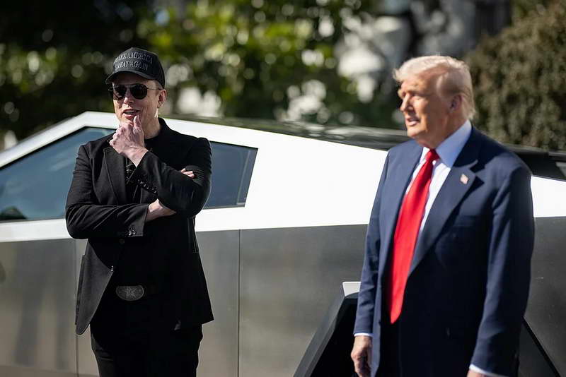 Елон Маск и директорите на Епл и Боинг ќе го придружуваат Трамп во посетата на Кина