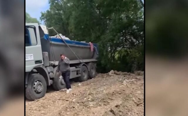 Општина Аеродром со казна од 20 илјади евра за фирмата чиј камионџија беше фатен како истура шут на дива депонија