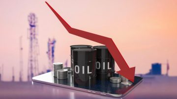 Цените на нафтата паднаа под 98 долари