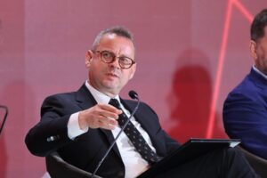 Мукаетов на Самитот „Македонија 2025“: „’Алкалоид’ е пример дека Македонија може да се натпреварува глобално“