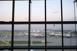Закана за летната сезона: Масовни откажувања на летови и поскапи авионски билети поради кризата со горивото