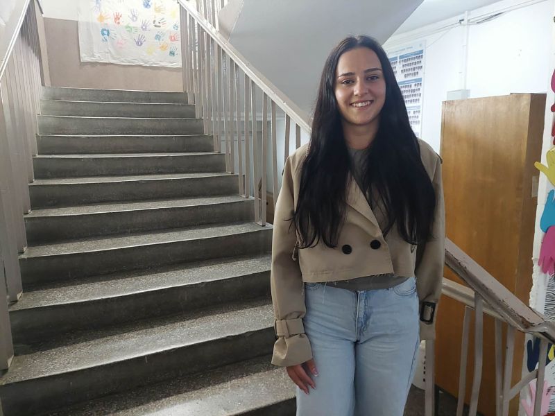 Сара Спасевска, најдобра ученичка за медицинска сестра во Македонија: „Петките се само бројка, важно е колку човечки животи ќе спасите“